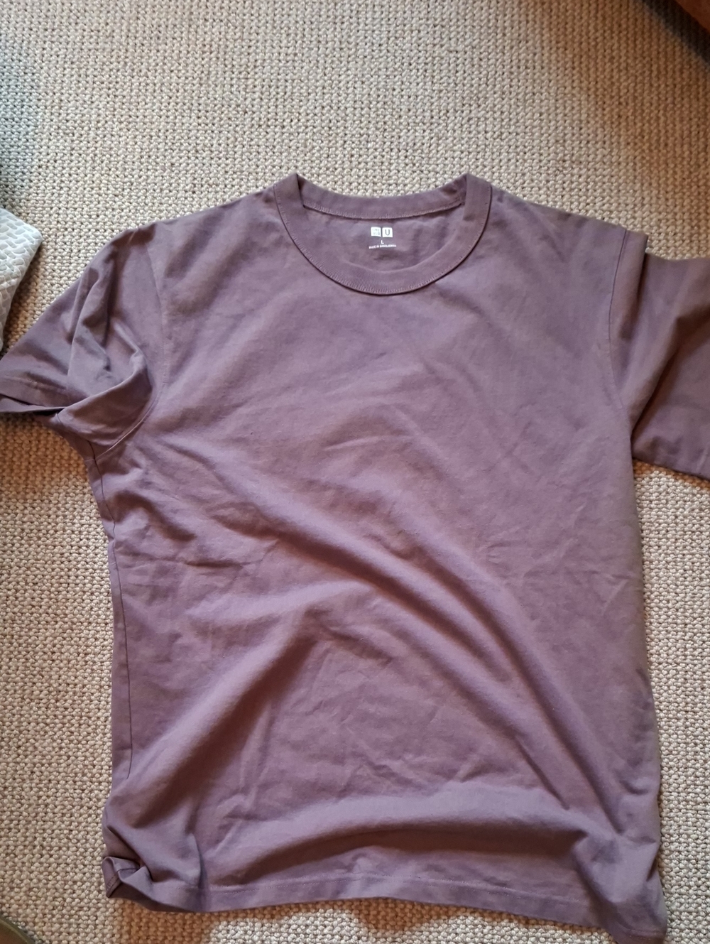 Uniqlo Men's Crew Neck T-Shirt in Plum Brown